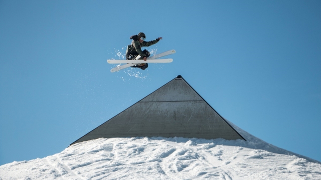 中国游戏大国，出海收入和国内市场近600亿美金全球市场2000亿美金的一部分，欧盟市场收入的3倍，中国人口估计和欧洲人口...